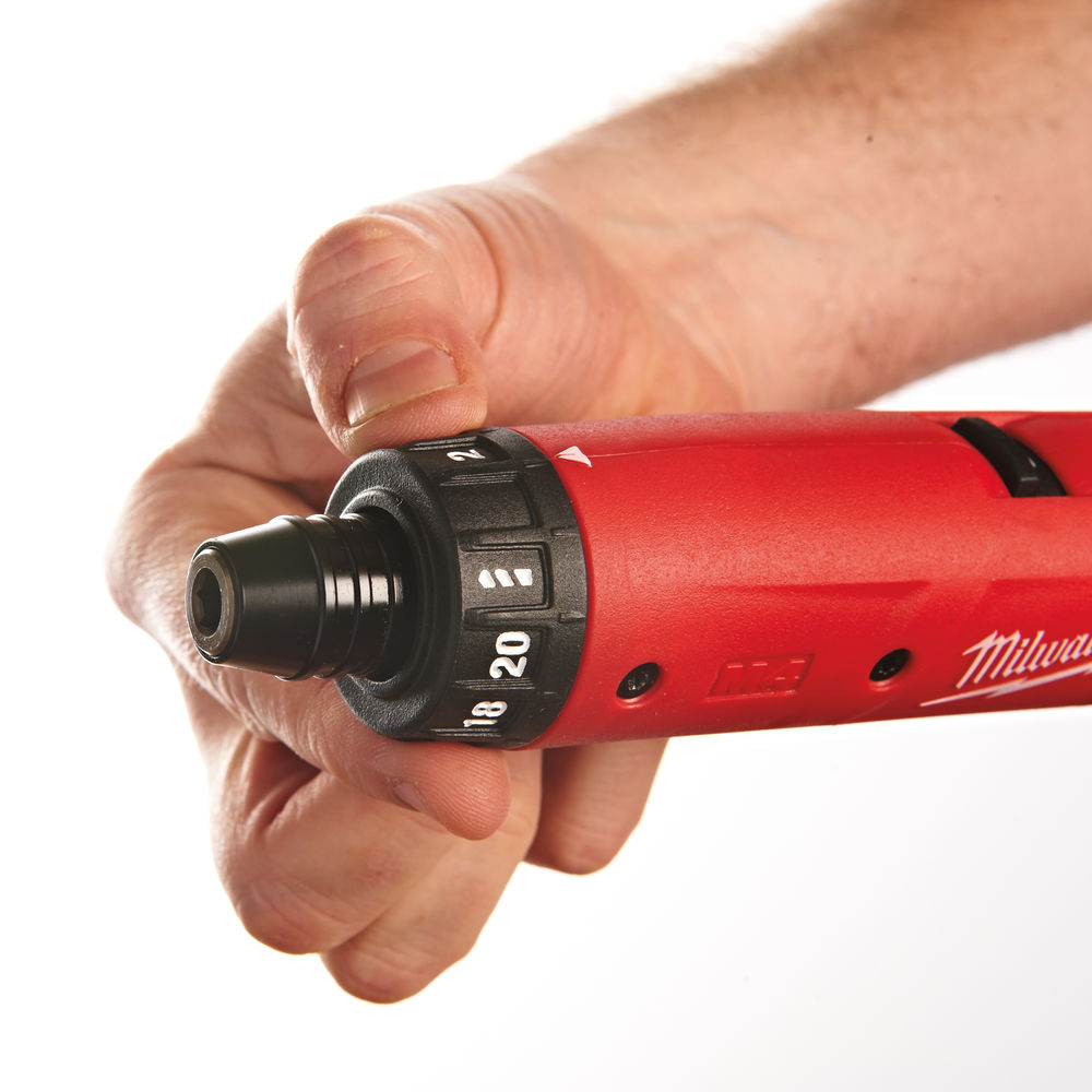 ATORNILLADOR COMPACTO MILWAUKEE M4 D-202B