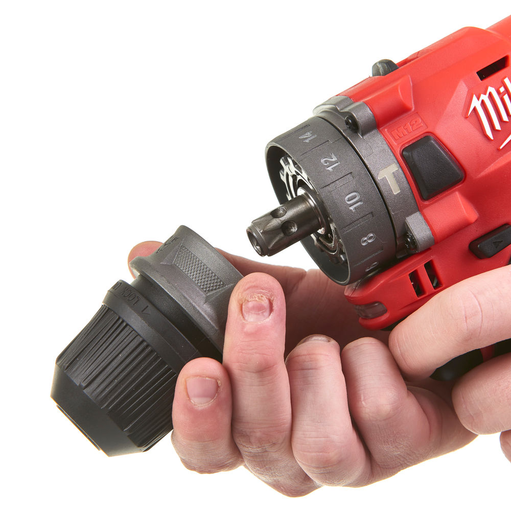 Taladro percutor subcompacto M12 FUEL™ con portabrocas desmontable, 2 velocidades, par máximo 37Nm. Incluye portabrocas metálico 13mm. Se suministra con 2 baterías M12B2 y cargador C12C, en HD-box