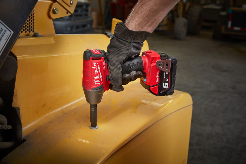 Llave impacto M18 FUEL ONEKEY sin escobillas, 1/2" con anillo 300Nm; 4 modos, 5,0Ah con HD Box
