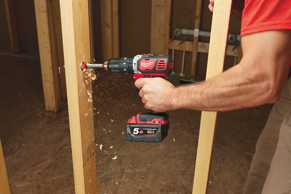 TALADRO PERCUTOR MILWAUKEE M18 BPD-402C